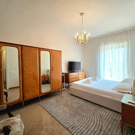 Beachside Flat Apartman *